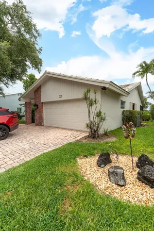 5557 N Cameo Drive N Boca Raton FL 33433