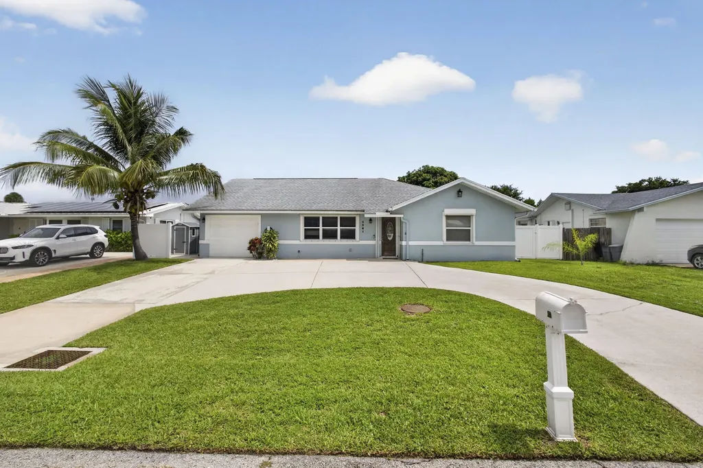 4361 Fushia Circle N Palm Beach Gardens FL 33410