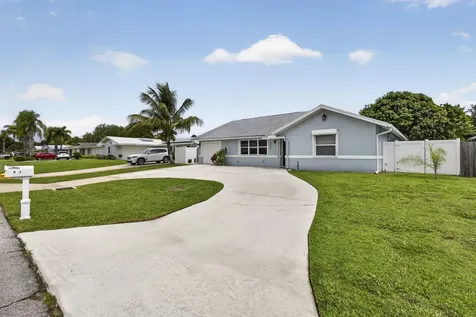 4361 Fushia Circle N Palm Beach Gardens FL 33410