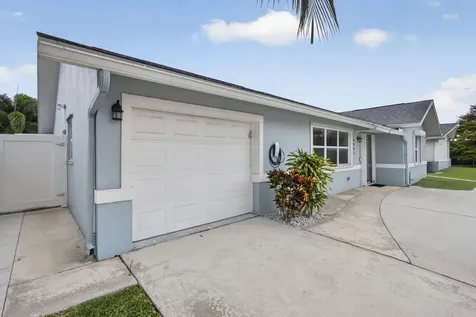 4361 Fushia Circle N Palm Beach Gardens FL 33410