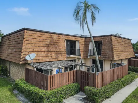 2406 24th Lane Greenacres FL 33463