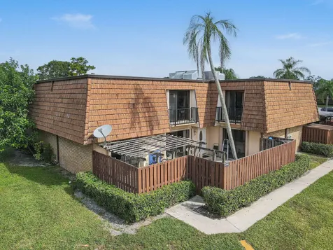 2406 24th Lane Greenacres FL 33463