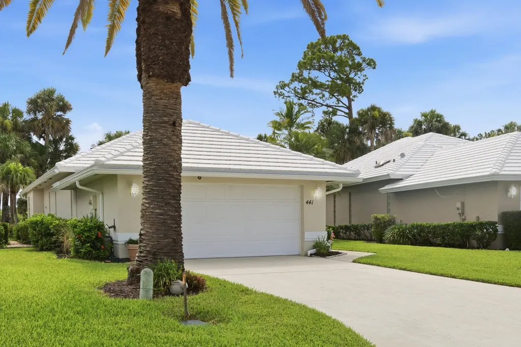 441 SW Fairway Landing Port St Lucie FL 34986