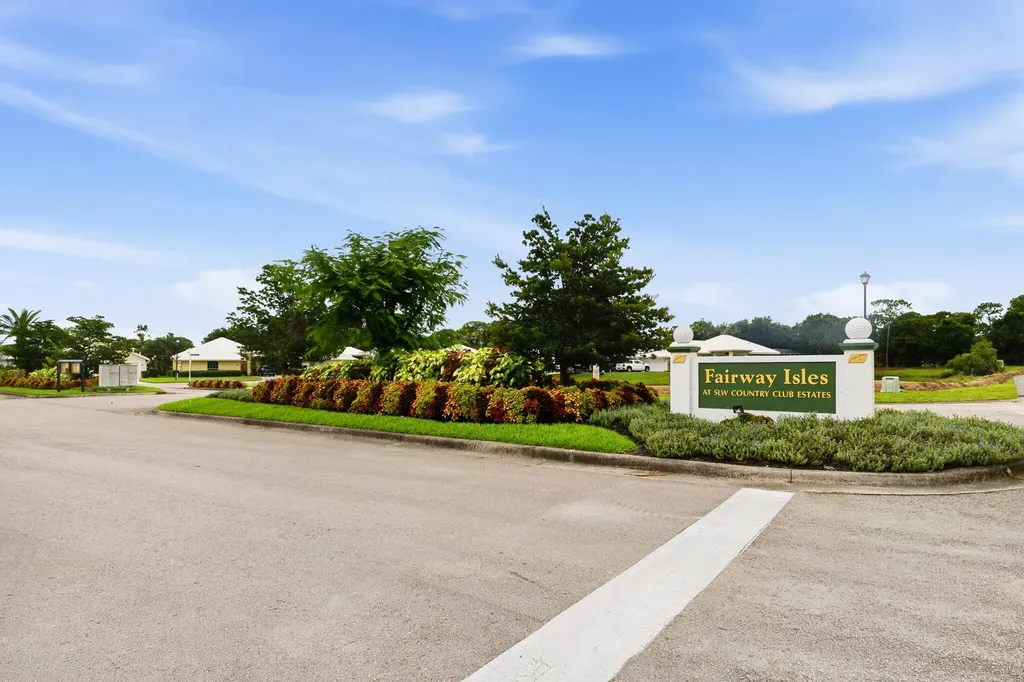 441 SW Fairway Landing Port St Lucie FL 34986