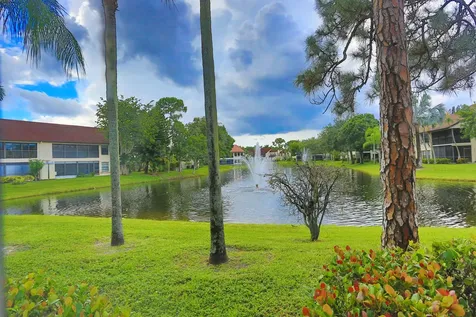 3277 Jog Park Drive Greenacres FL 33467