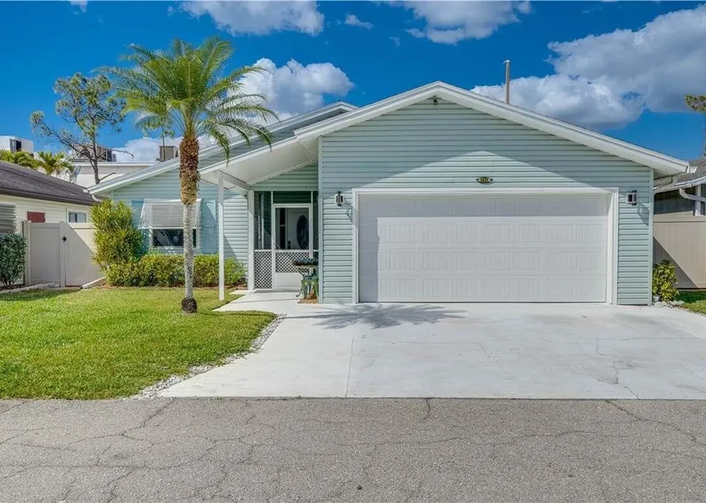 5671 Longleaf Drive North Fort Myers FL 33917