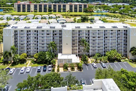 7290 Kinghurst Drive Delray Beach FL 33446