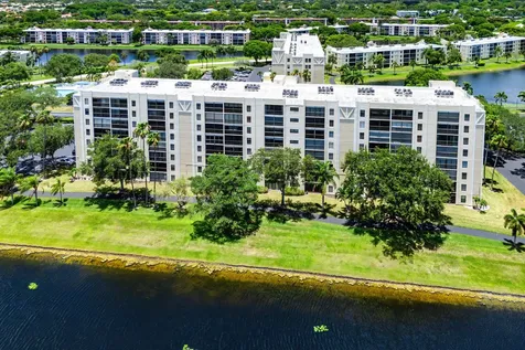 7290 Kinghurst Drive Delray Beach FL 33446