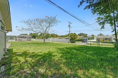 5011 Buchanan Street Hollywood FL 33021