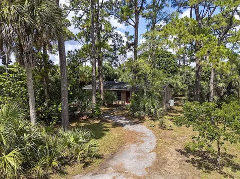 799 Ivory Lane Haverhill FL 33415