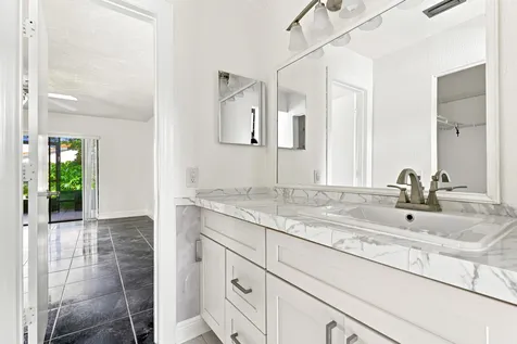 10 Seneca Court Royal Palm Beach FL 33411
