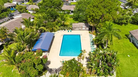 10 Seneca Court Royal Palm Beach FL 33411