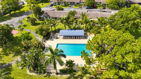 10 Seneca Court Royal Palm Beach FL 33411