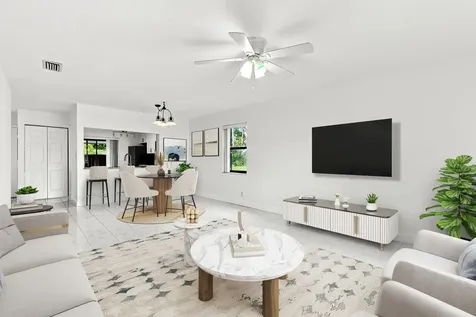 10 Seneca Court Royal Palm Beach FL 33411