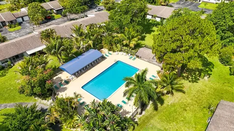 10 Seneca Court Royal Palm Beach FL 33411