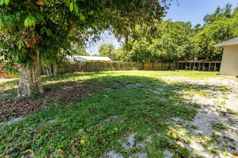 2306 NW 4th Street Okeechobee FL 34972