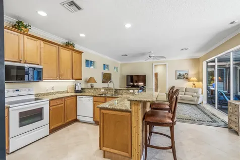 228 Oak Hammock Circle SW Vero Beach FL 32962
