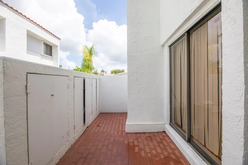 5201 NE 14th Terrace Fort Lauderdale FL 33334