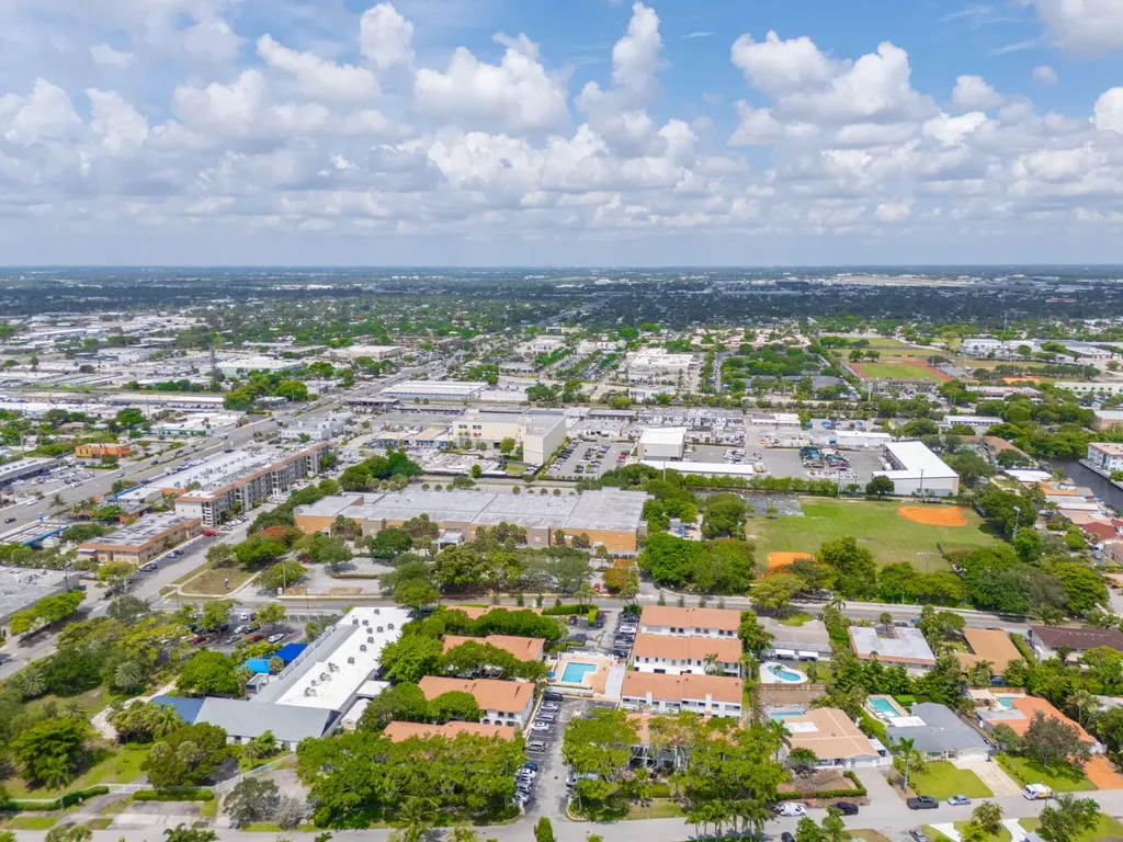 5201 NE 14th Terrace Fort Lauderdale FL 33334