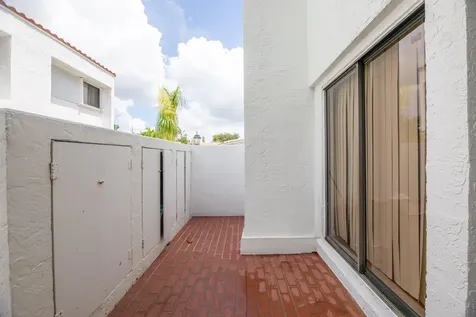 5201 NE 14th Terrace Fort Lauderdale FL 33334