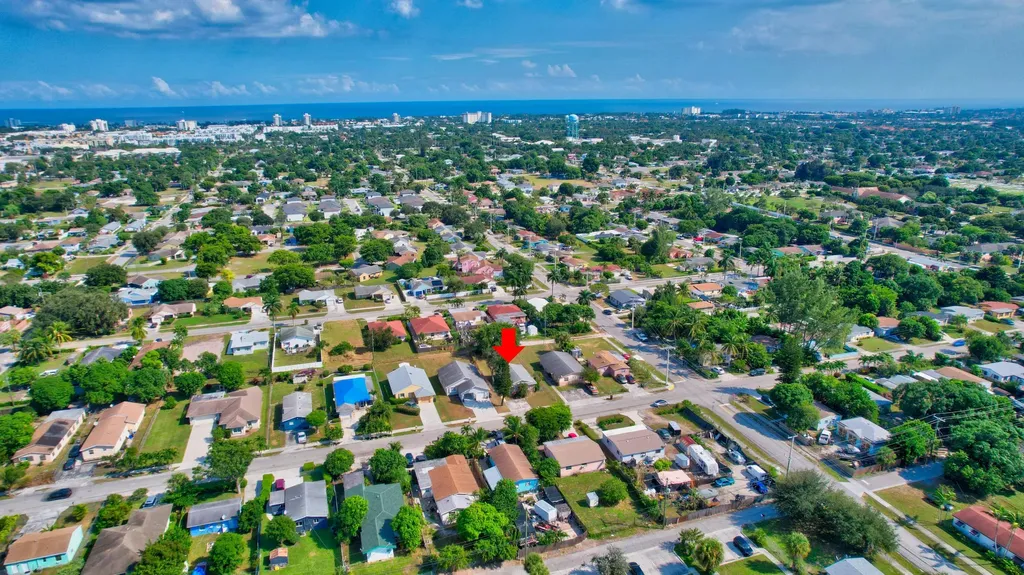 237 SW 11th Avenue Delray Beach FL 33444