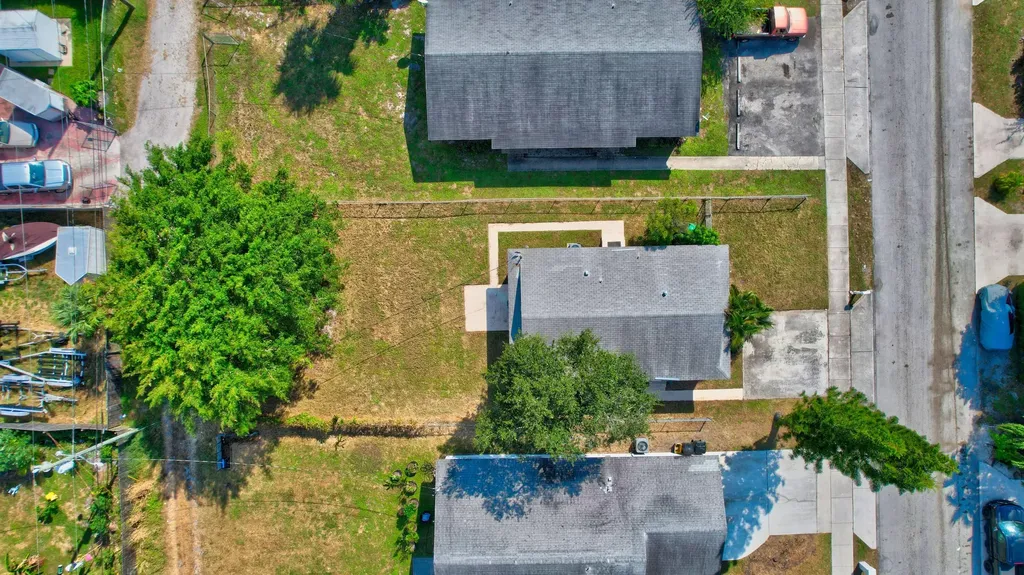 237 SW 11th Avenue Delray Beach FL 33444