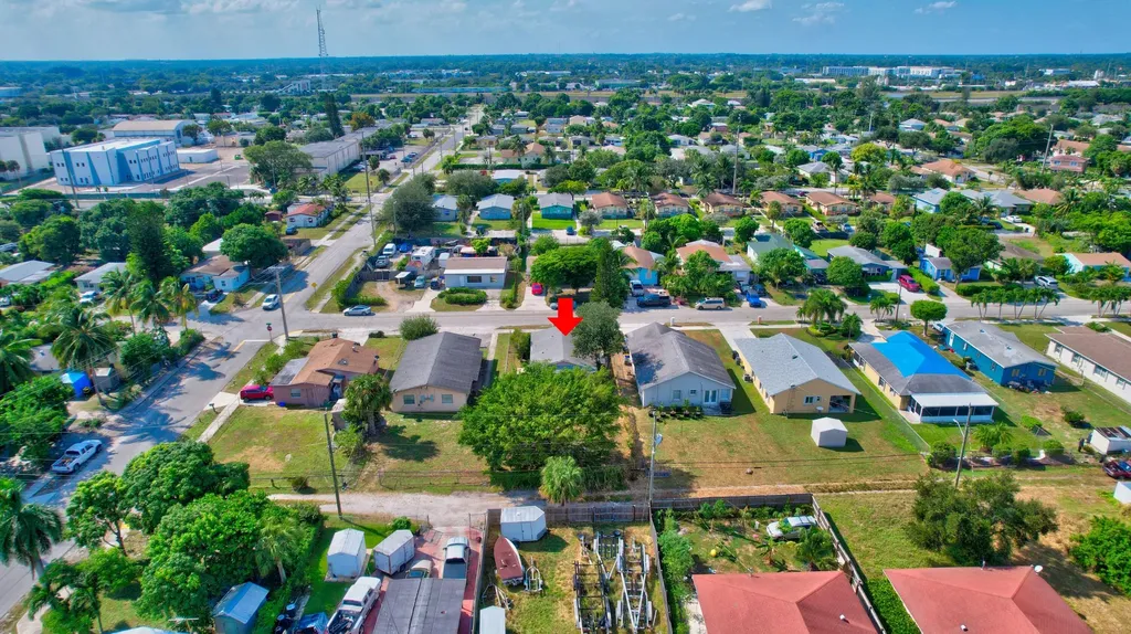 237 SW 11th Avenue Delray Beach FL 33444