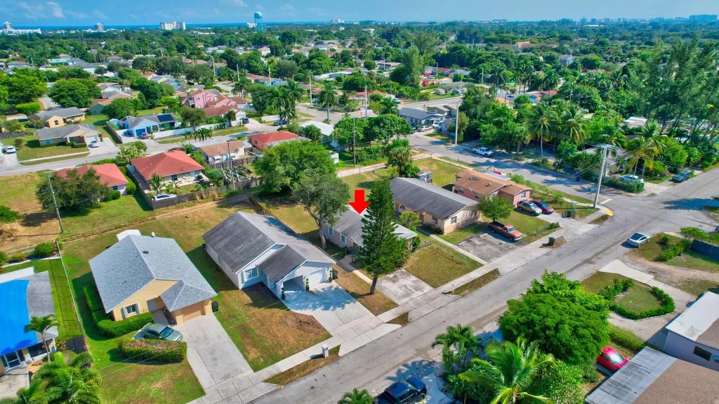 237 SW 11th Avenue Delray Beach FL 33444