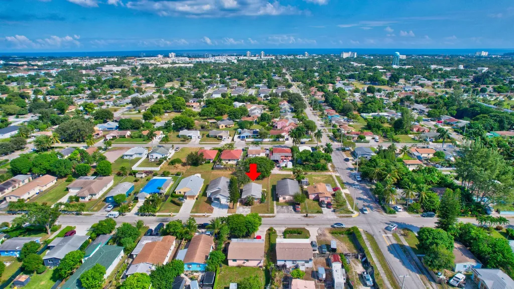 237 SW 11th Avenue Delray Beach FL 33444