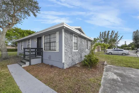 237 SW 11th Avenue Delray Beach FL 33444