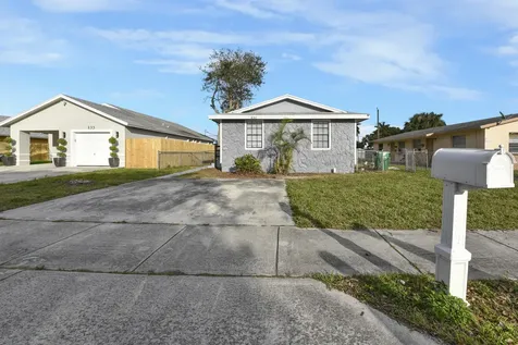 237 SW 11th Avenue Delray Beach FL 33444
