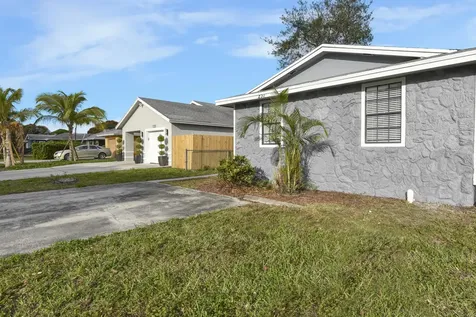 237 SW 11th Avenue Delray Beach FL 33444