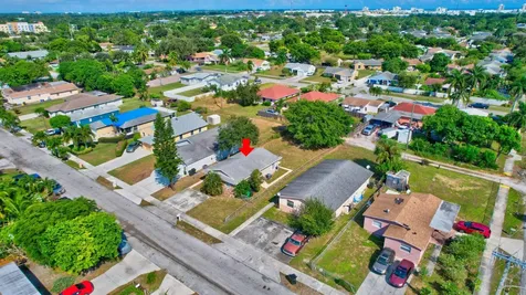 237 SW 11th Avenue Delray Beach FL 33444