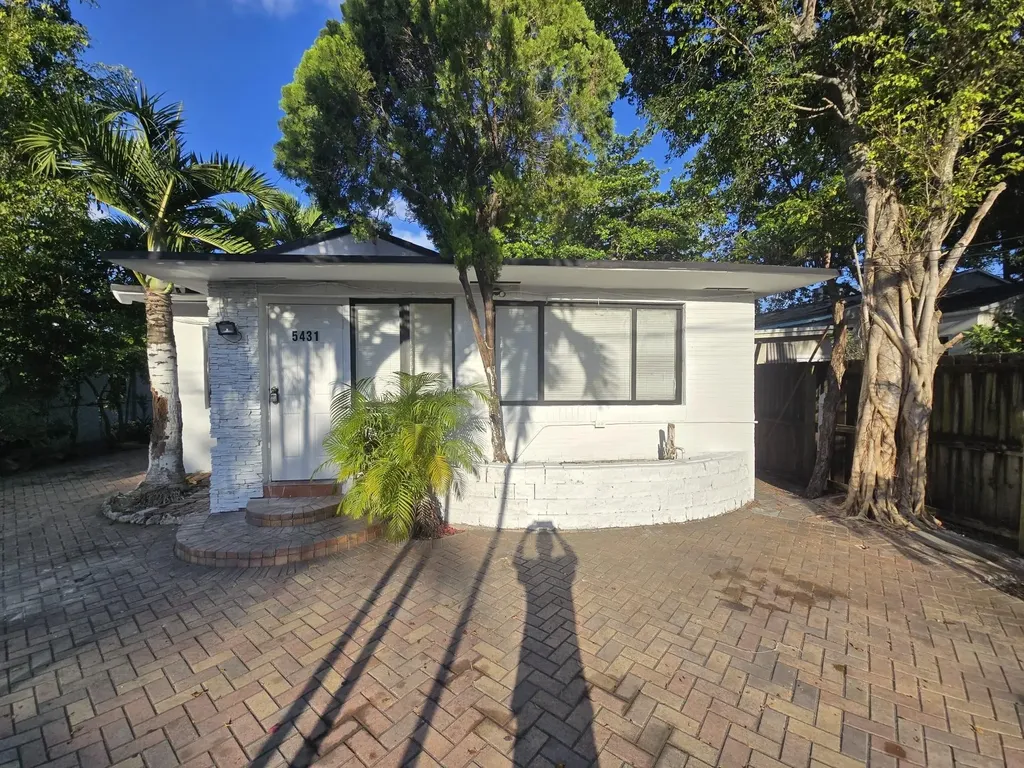 5431 NW 30th Avenue Miami FL 33142