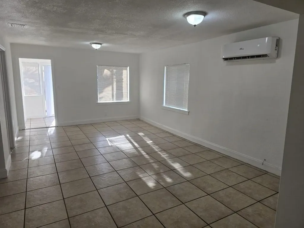 5431 NW 30th Avenue Miami FL 33142