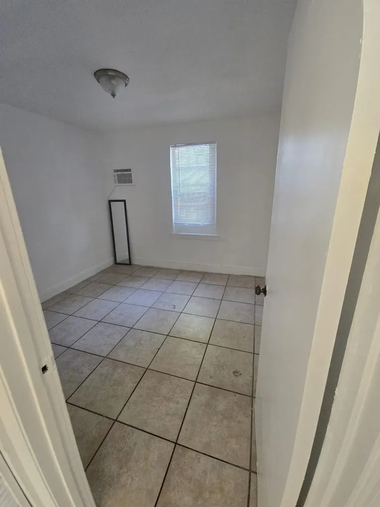 5431 NW 30th Avenue Miami FL 33142