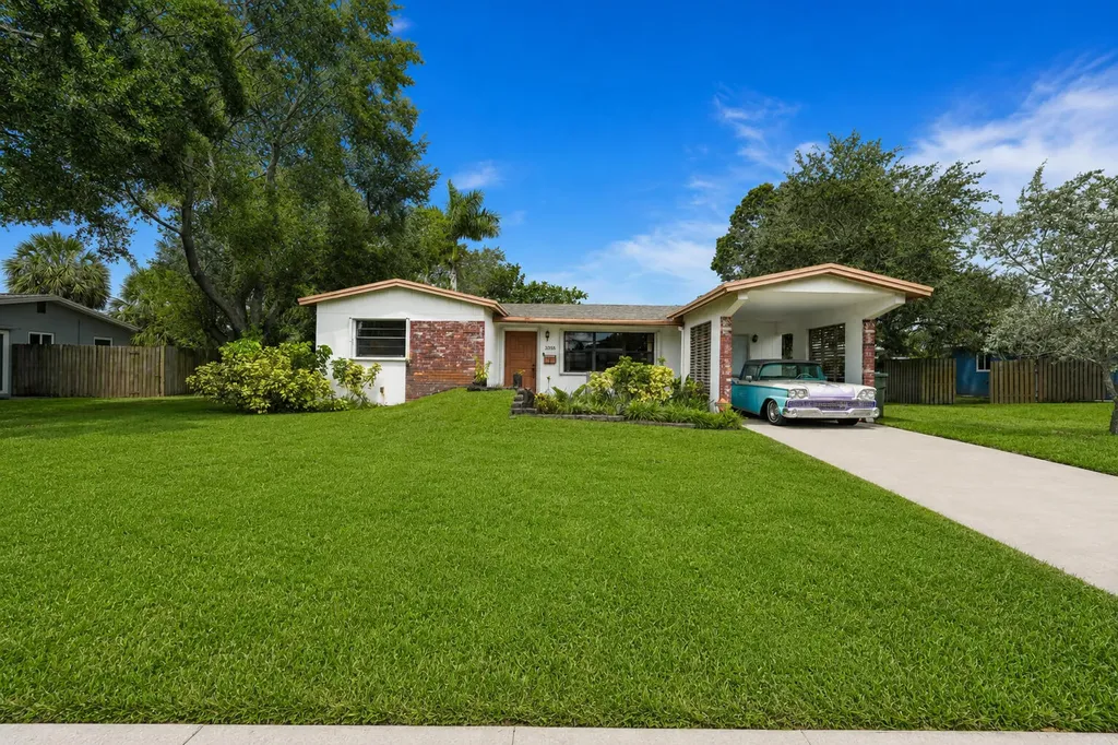 3358 SW 16th Court Fort Lauderdale FL 33068