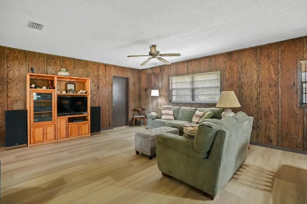 3358 SW 16th Court Fort Lauderdale FL 33068