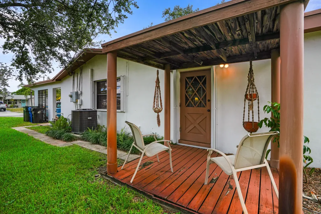 3358 SW 16th Court Fort Lauderdale FL 33068
