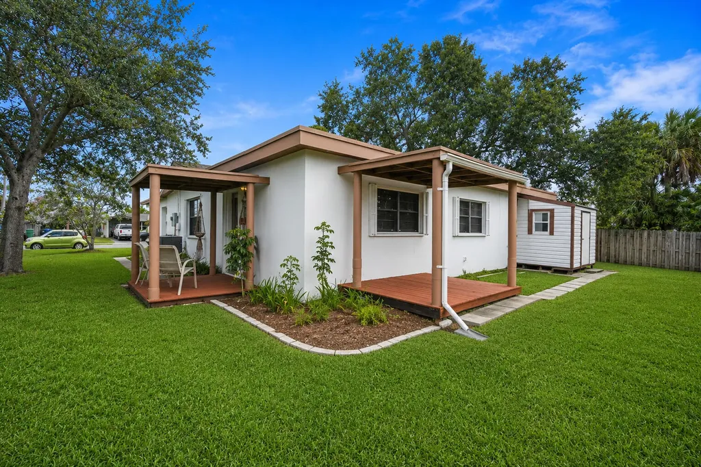 3358 SW 16th Court Fort Lauderdale FL 33068