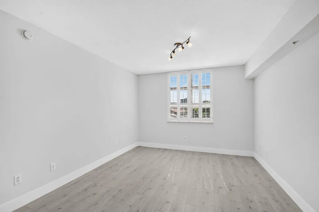 403 S Sapodilla Avenue West Palm Beach FL 33401