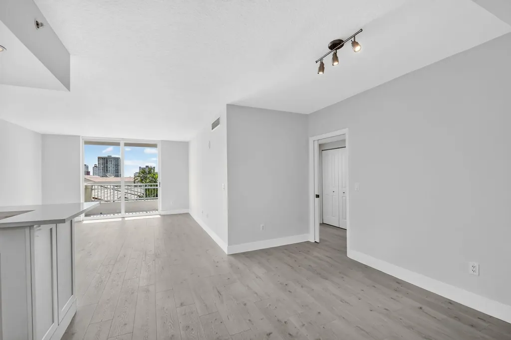 403 S Sapodilla Avenue West Palm Beach FL 33401