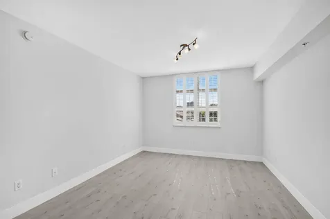 403 S Sapodilla Avenue West Palm Beach FL 33401