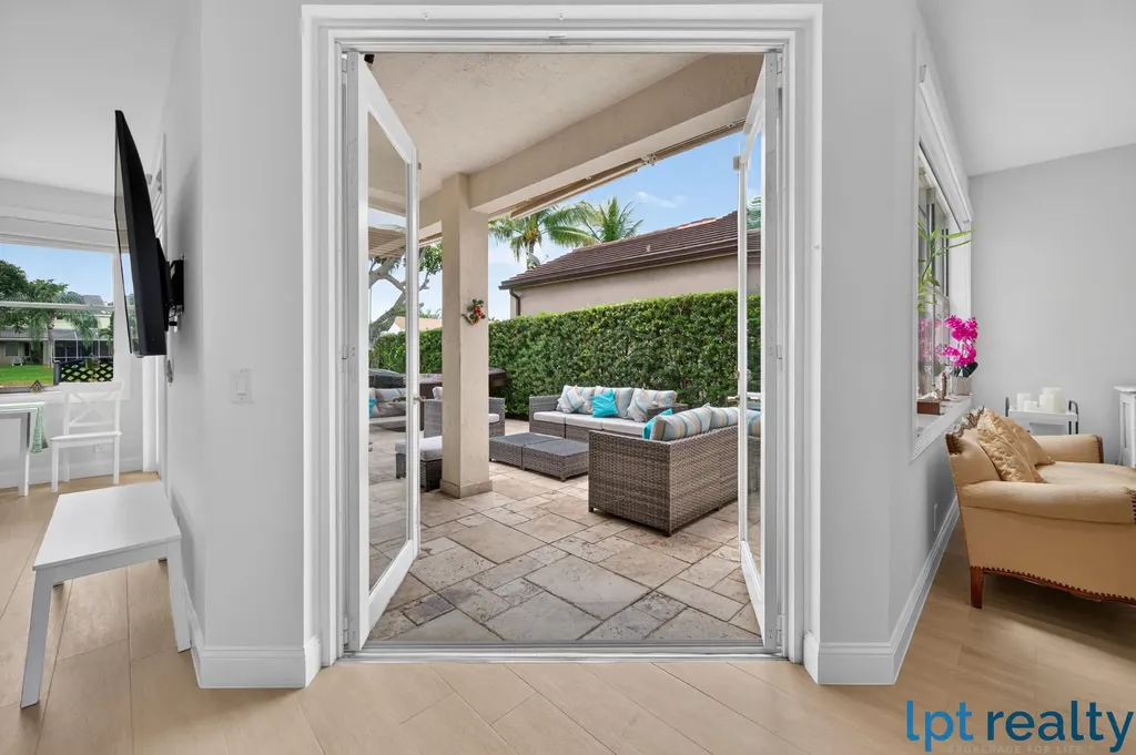 229 E Bayridge Drive Weston FL 33326
