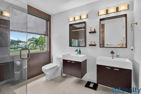 229 E Bayridge Drive Weston FL 33326