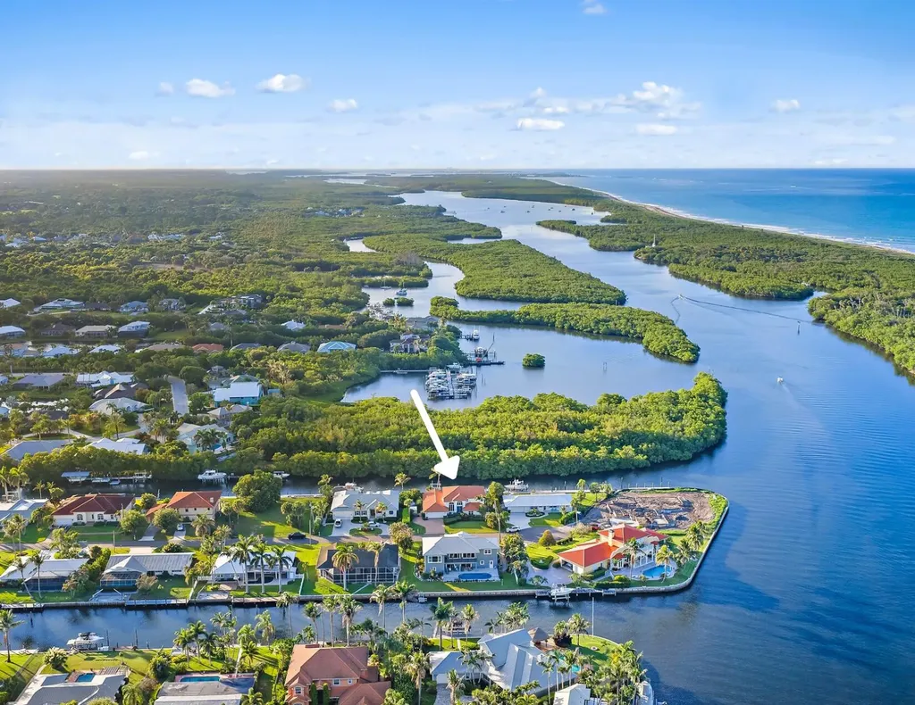 8565 SE Palm Street Hobe Sound FL 33455