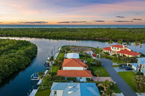 8565 SE Palm Street Hobe Sound FL 33455