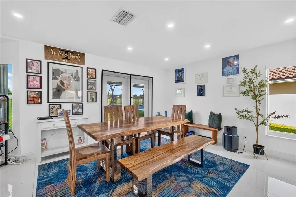 10712 Oak Lake Way Boca Raton FL 33498