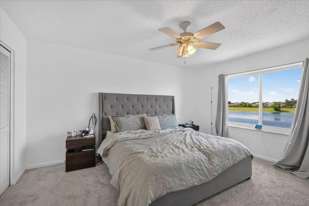 10712 Oak Lake Way Boca Raton FL 33498