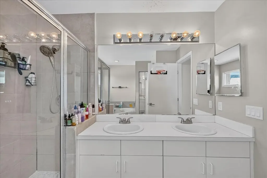 10712 Oak Lake Way Boca Raton FL 33498